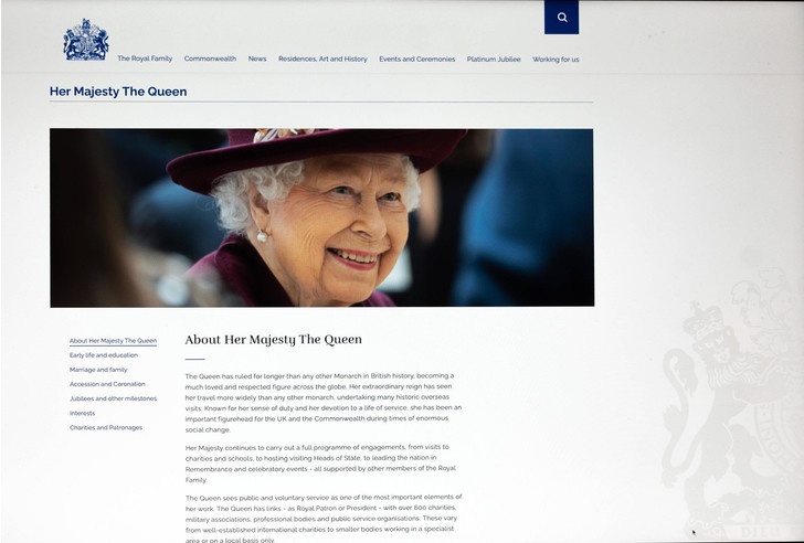 «Она была любима людьми в Британии и за ее пределами»: англичане скорбят по умершей Елизавете II