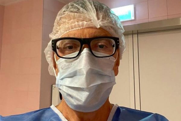 Певец Буйнов попал в больницу