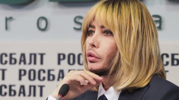 Стилист Сергей Зверев показал свой наряд для военкомата