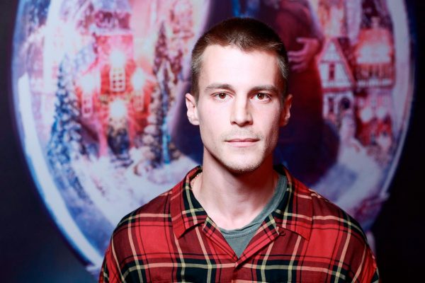 1 Иван Янковский представил новый фильм со своим участием Звезды посетили показ картины «Плакать нельзя»