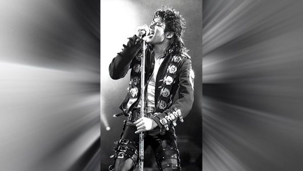 Бывшая жена Майкла Джексона считает себя виновной в смерти музыканта