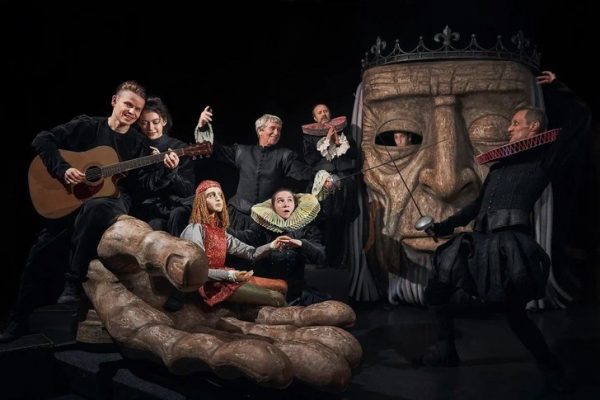 «Играем Шекспира»: все пьесы классика в одном спектакле