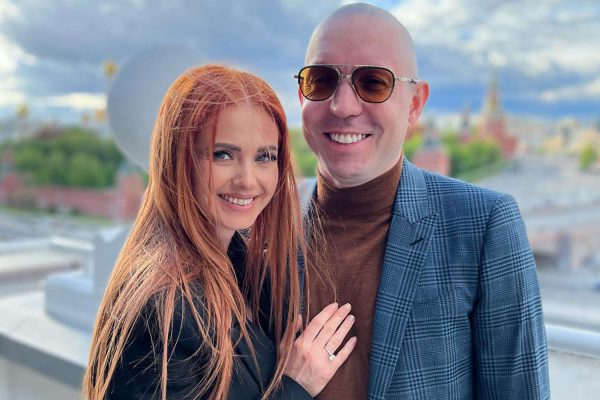 Муж Лены Катиной подарил певице машину за 29 млн рублей