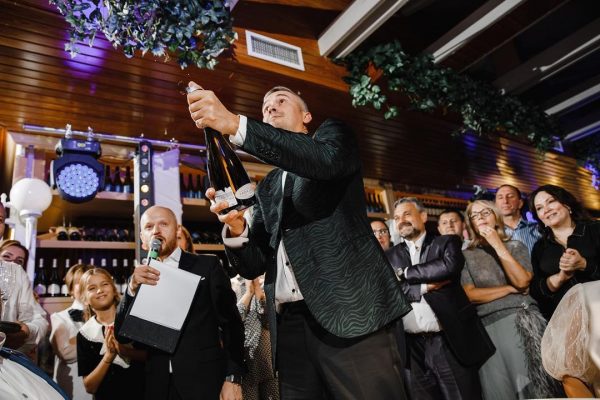 Новогодний корпоратив в Анджело Сладкий подарок на празднование новогоднего корпоратива в ресторане Анджело!