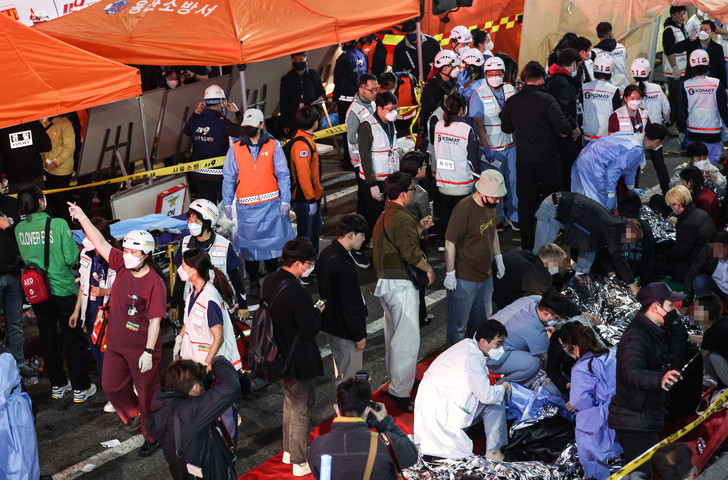 Смертельная давка на Хеллоуин в Сеуле — погибли 146 человек