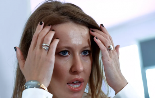 Собчак раскритиковали за поддержку Пугачевой