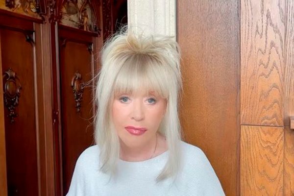 В Екатеринбурге программу концерта с песнями Пугачевой изменили «по техническим причинам»