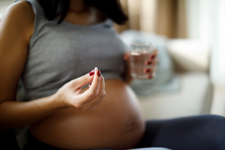 Как лечить простуду при беременности: все уровни защиты