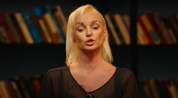«Настраивают против меня» — Анастасия Волочкова не сдержала слез, когда заговорила о родной дочери