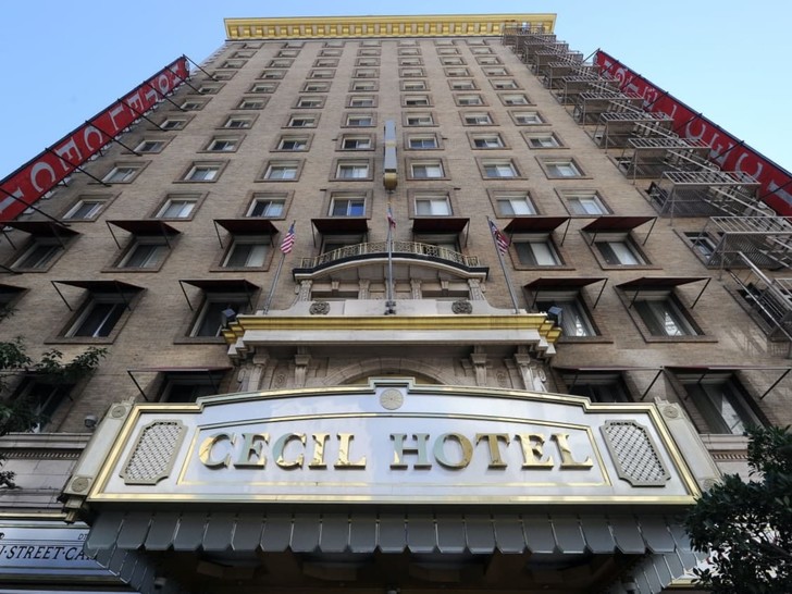 Проклятый отель «Сесил»: за 100 лет в нем произошли десятки загадочных смертей — их так и не раскрыли