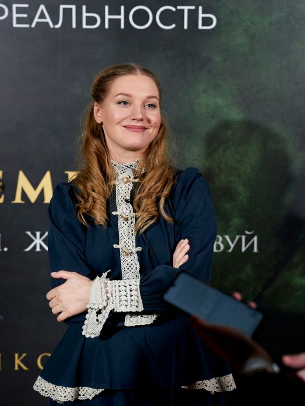 2 Асмус представила новое театральное шоу со своим участием Актриса задействована в обновленной версии нашумевшего иммерсивного шоу «Вернувшиеся»