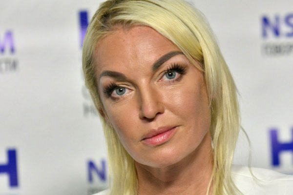 Анастасия Волочкова рассказала о приступах боли в спине