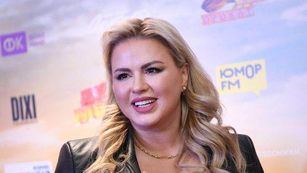 Анна Семенович пожаловалась на сильное отравление