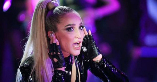 Бузова показала в селфи-видео нижнее белье