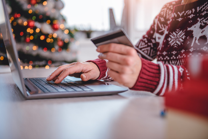 Как не разориться на новогоднем шопинге: правила выживания в сезон рождественских распродаж