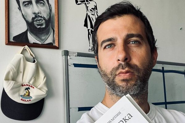 Отец Ивана Урганта рассказал, чем занимается его сын