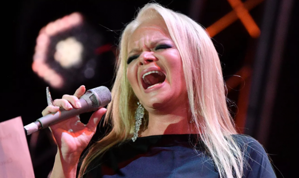 Открытие джазового клуба Долиной затянулось из-за санкций