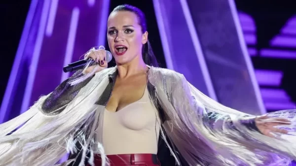 Певица Слава объявила о разрыве с супругом после 20 лет брака