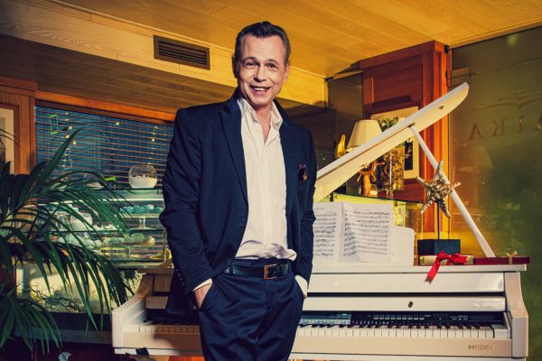 Владимир Левкин заявил, что ушел из группы «На-На», потому что «устал считать деньги»