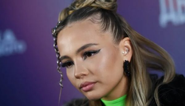 Хейтеры обрушились на Валю Карнавал за пение под фонограмму