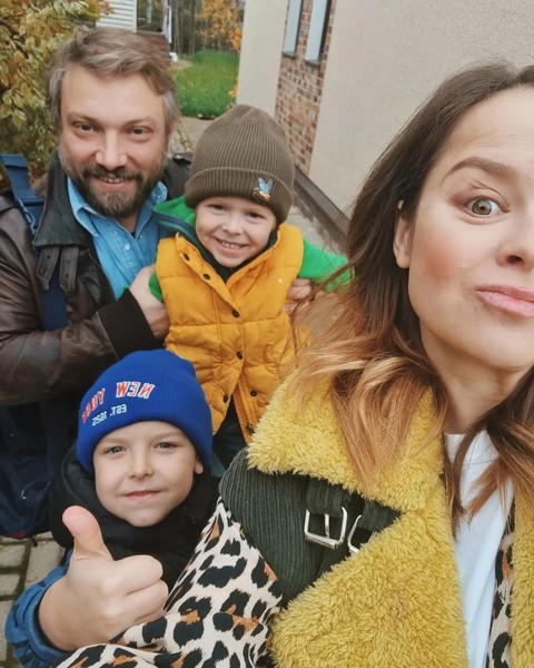 Наталья Медведева с супругом Александром и детьми