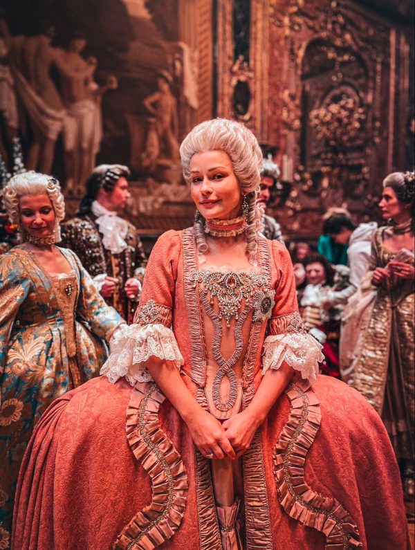 1 Юлия Пересильд играет Елизавету I: первые кадры с площадки Актриса исполняет главную роль в фильме «Императрицы»