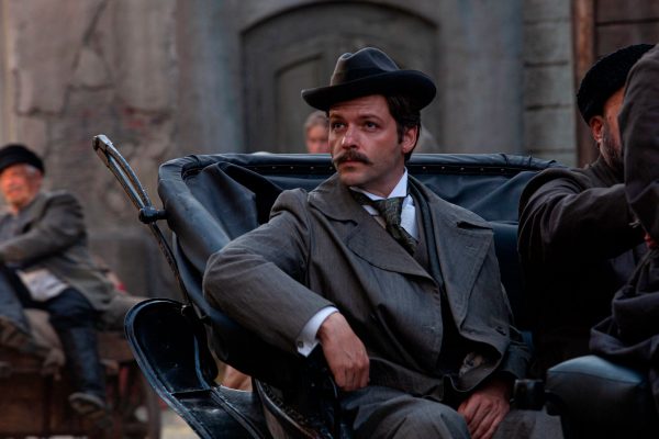 Крюков играет Станиславского в фильме Шахназарова: первые кадры и трейлер