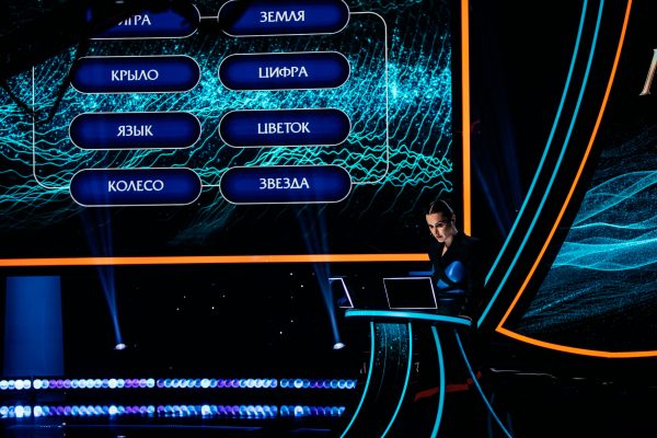 10 лет спустя: Тина Канделаки запускает новое шоу для умных детей Проект «Умнее всех» совместит образовательные задачи с дополненной реальностью