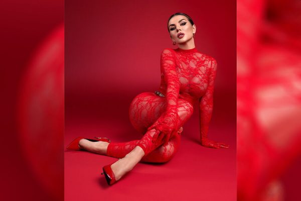 Анна Седокова выпустила новый альбом