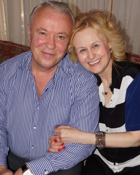 Дарья Донцова потеряла мужа 8 марта — он скончался от рака