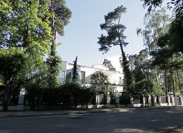 Квартира-санаторий без души — эксперт объяснил, что не так с домом Лаймы Вайкуле