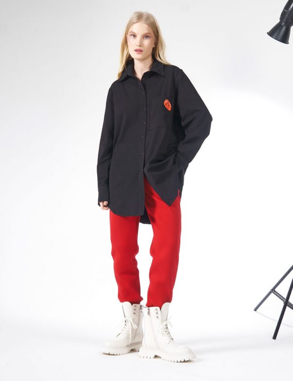 Новинка Atmosphere — oversize-рубашка с шевроном Сердце