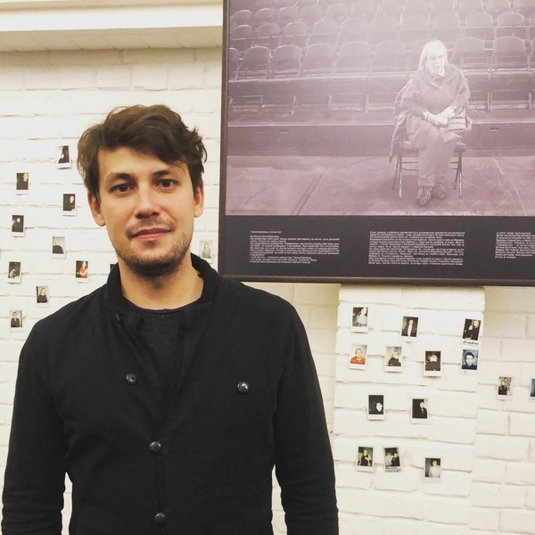 «Современник» отстранил от работы уехавшего в Латвию брата Чулпан Хаматовой