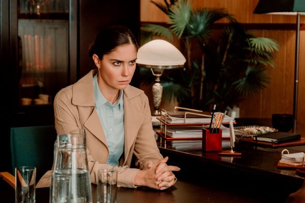 1 Муцениеце играет мать дочки Жукова в новом сериале: первые фото Актриса снимется в музыкальной драме Сергея Жукова «Плакса»