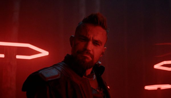 1 Петров снялся в образе злодея в новом фильме про Алису Селезневу: первые фото Смотрите трейлер одной из самых ожидаемых премьер года