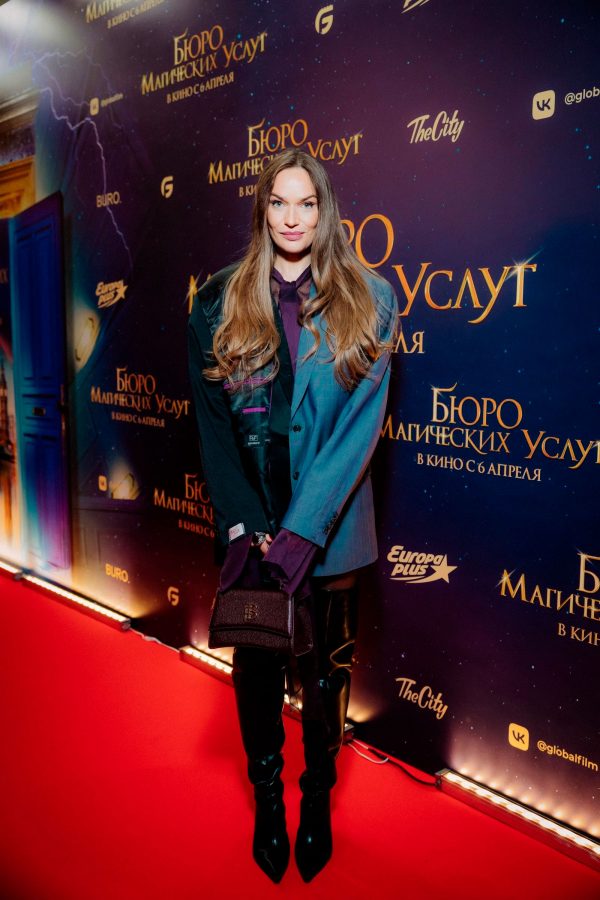 2 Водонаева, Кожевникова, Хакамада посетили светскую кинопремьеру