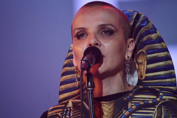 Исполнительница «Любочки» Маша Макарова призналась в алкоголизме