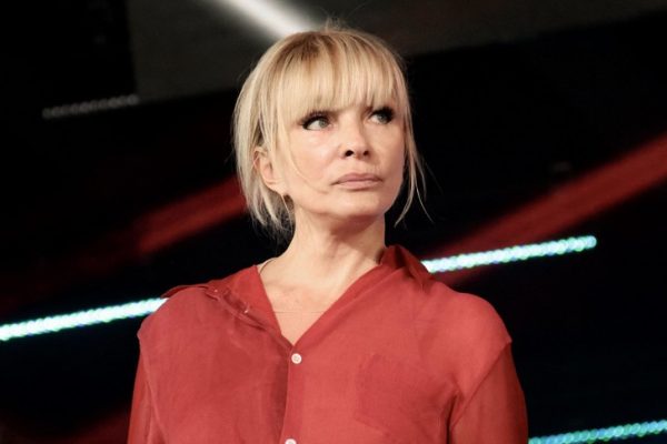 Лайма Вайкуле эмоционально заступилась за Ахеджакову: «Замолчите уже!»