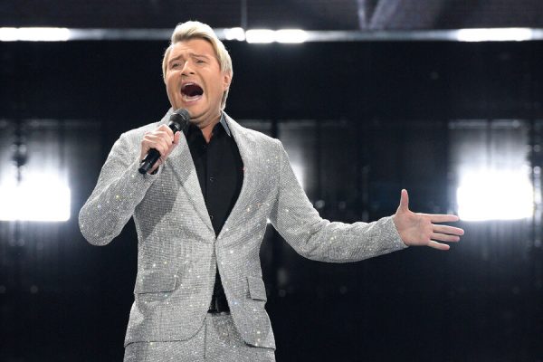 Николай Басков признался, что соседи не разрешают ему заниматься музыкой в квартире