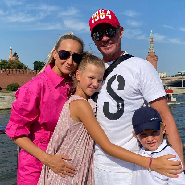 Отец Романа Костомарова обнадежил хорошими новостями