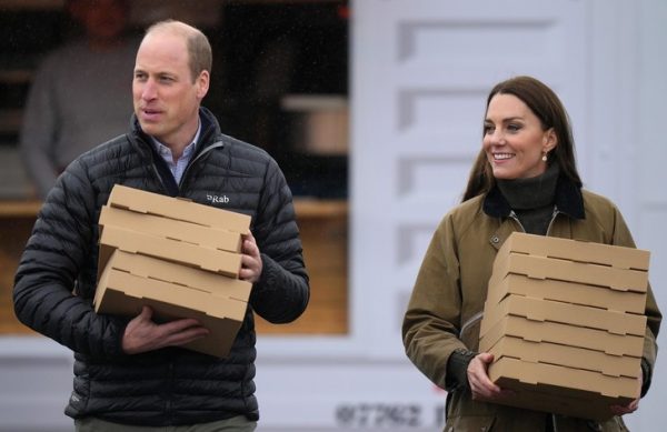 Принц Уильям и Кейт Миддлтон поделились «деревенским» фото в честь 12-й годовщины свадьбы