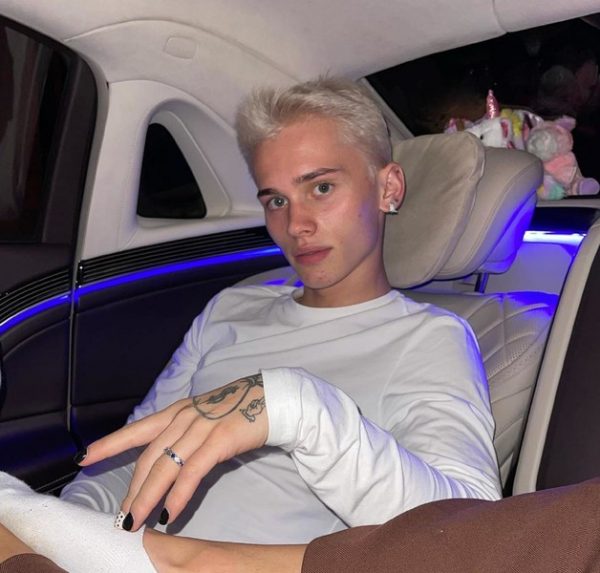 Прогулявший все деньги Даня Милохин жалеет об отъезде из России