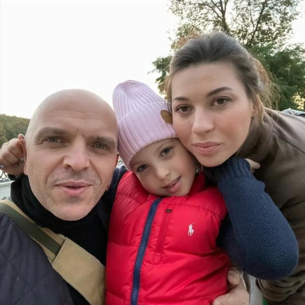 Александр и Наталья Шоуа с дочерью Таисией