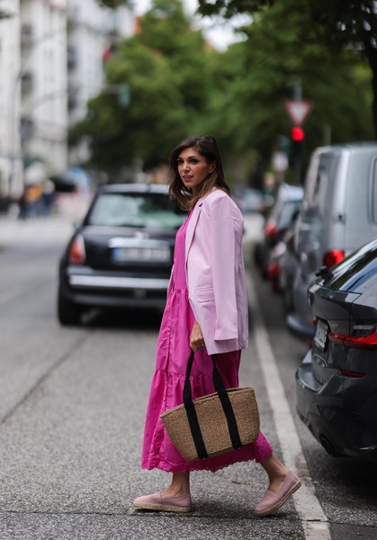 Барбикор — самая модная эстетика лета: 10 вещей во всех оттенках розового