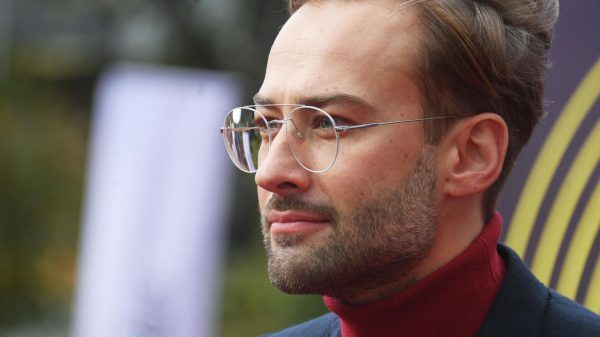 Пропавший с телеэкранов телеведущий Дмитрий Шепелев нашел новую работу