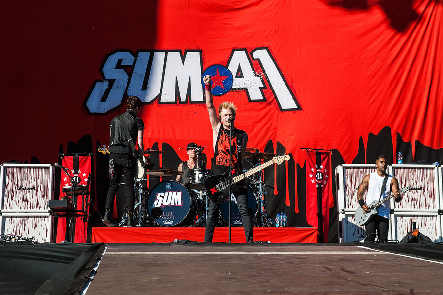 Рок-группа Sum 41 распалась после 27 лет существования
