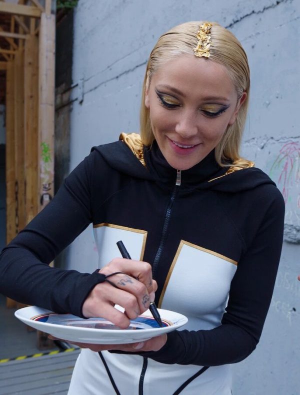 AQACQw-s9tN4q4sNMINCo8TOS5ueRLE3t74nriAv9K-fZDBiSuy5k7NczM46wjUrL74iiKUP4ZIBjJB-yfs0H2UAM1g Ивлеева играет злодейку в новом сериале: первые фото Актриса и телеведущая признается, что была рада сыграть отрицательного персонажа