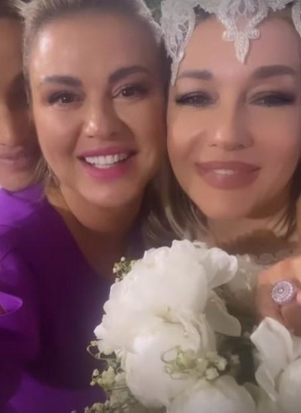 Буланова сменила шпильки на кеды, Семенович поймала букет невесты — новое видео самой обсуждаемой свадьбы июня