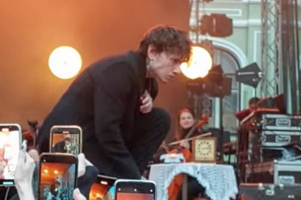 Мизулина призвала прекратить травлю в адрес солиста группы «Три дня дождя»