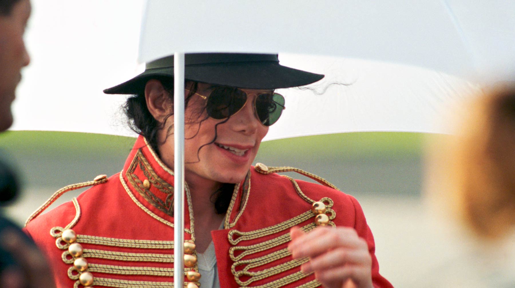 Шляпу Майкла Джексона продадут на аукционе во Франции